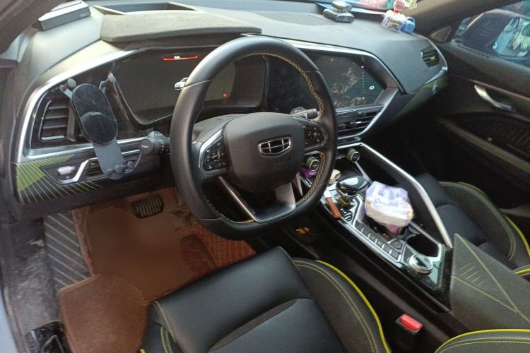 Used Geely Auto Monjaro S 2021 2.0TD DCT Two-Wheel Drive Lightning Edition Center Console