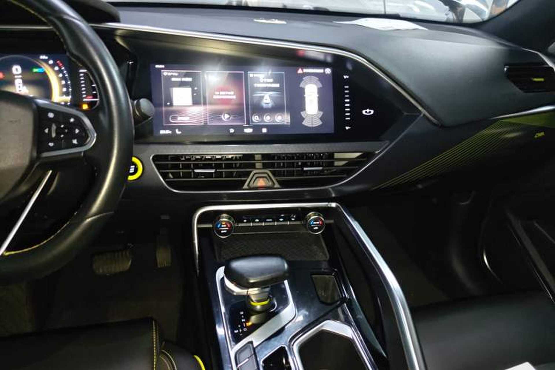 Used Geely Auto Monjaro S 2021 2.0TD DCT Two-Wheel Drive Lightning Edition Audio And AC Panel