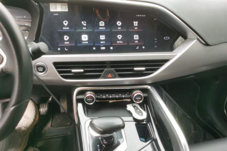 Used Geely Auto Monjaro S 2021 2.0TD DCT Two-Wheel Drive Lightning Edition Audio And AC Panel