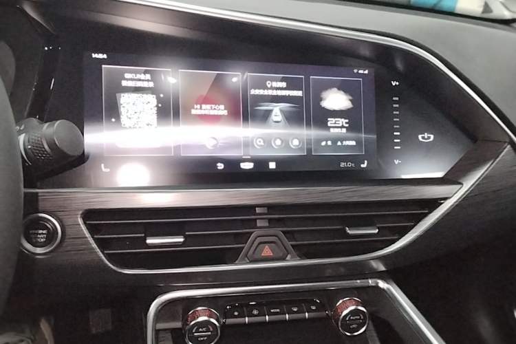 Used Geely Auto Monjaro S 2021 2.0TD Automatic Two-Wheel Drive Lightning Edition Audio And AC Panel