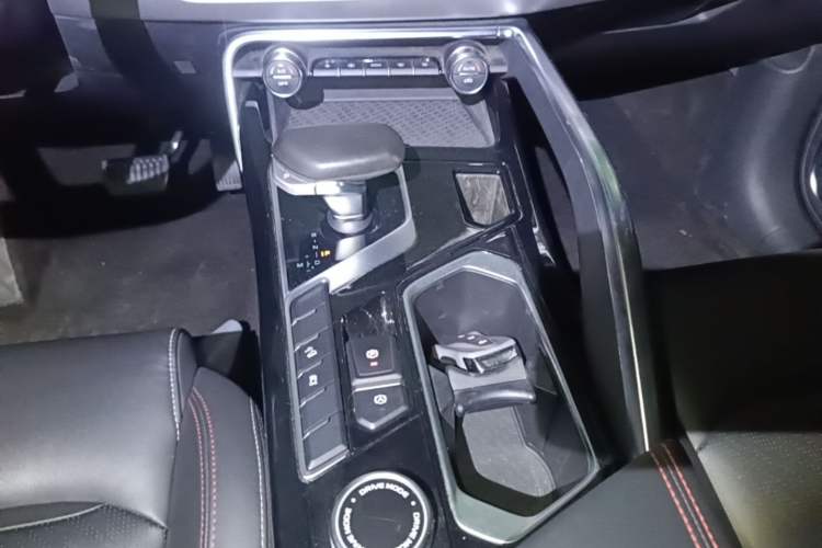 Used Geely Auto Monjaro S 2021 2.0TD DCT Two-Wheel Drive Lightning Edition Gear Lever