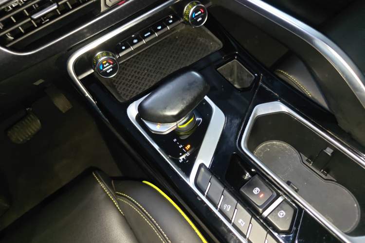Used Geely Auto Monjaro S 2021 2.0TD DCT Two-Wheel Drive Lightning Edition Gear Lever