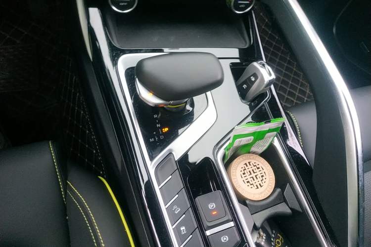 Used Geely Auto Monjaro S 2021 2.0TD Automatic Two-Wheel Drive Lightning Edition Gear Lever
