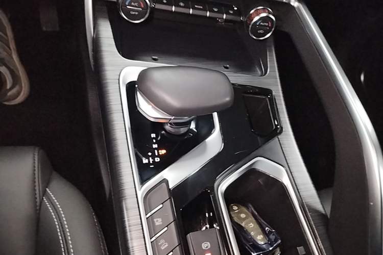 Used Geely Auto Monjaro S 2021 2.0TD Automatic Two-Wheel Drive Lightning Edition Gear Lever