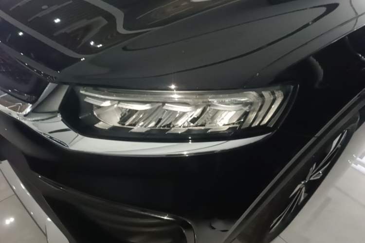 Used Geely Auto Monjaro S 2021 2.0TD DCT Two-Wheel Drive Lightning Edition Left Front Headlight
