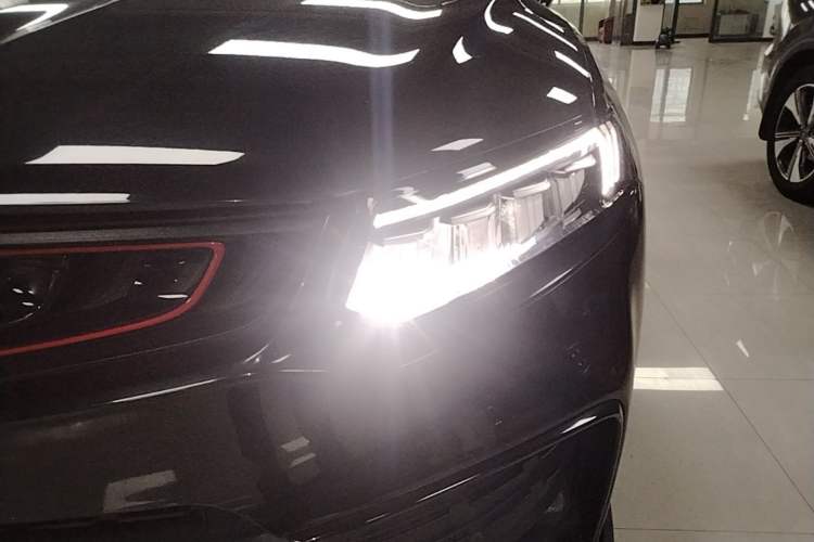 Used Geely Auto Monjaro S 2021 2.0TD Automatic Two-Wheel Drive Lightning Edition Left Front Headlight