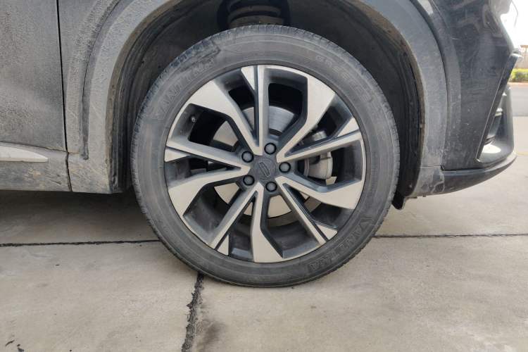 Used Geely Auto Monjaro S 2021 2.0TD DCT Two-Wheel Drive Lightning Edition Right Front Wheel Hub