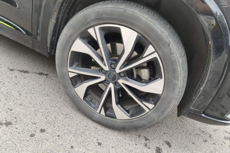 Used Geely Auto Monjaro S 2021 2.0TD Automatic Two-Wheel Drive Lightning Edition Right Front Wheel Hub