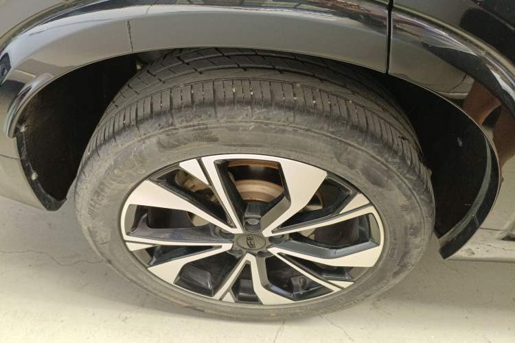 Used Geely Auto Monjaro S 2021 2.0TD Automatic Two-Wheel Drive Lightning Edition Right Rear Wheel Hub