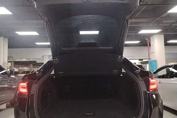 Used Geely Auto Monjaro S 2021 2.0TD Automatic Two-Wheel Drive Lightning Edition Trunk