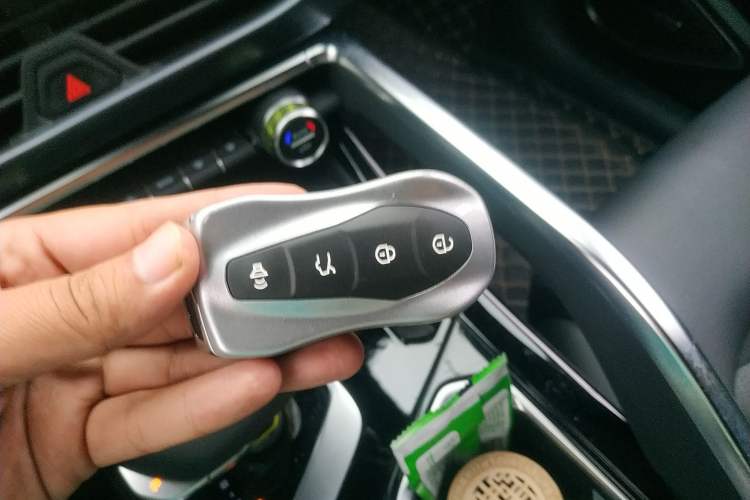 Used Geely Auto Monjaro S 2021 2.0TD Automatic Two-Wheel Drive Lightning Edition Vehicle Key