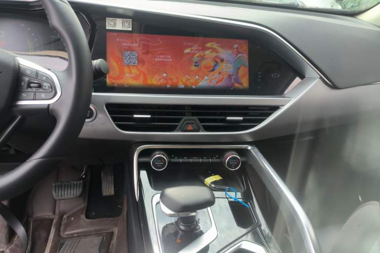 Used Geely Auto Monjaro S 2021 2.0TD DCT Two-Wheel Drive Lightning Edition Audio And AC Panel