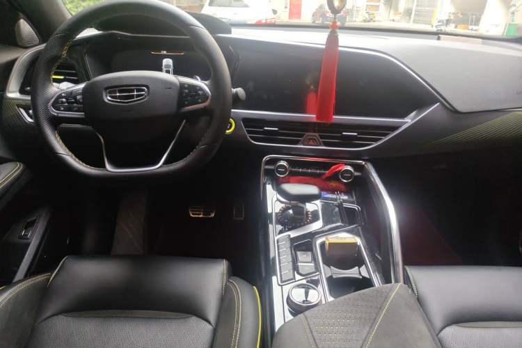 Used Geely Auto Monjaro S 2021 2.0TD Automatic All-Wheel-Drive Phantom Edition Center Console