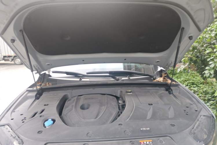 Used Geely Auto Monjaro S 2021 2.0TD Automatic All-Wheel-Drive Phantom Edition Engine Bay