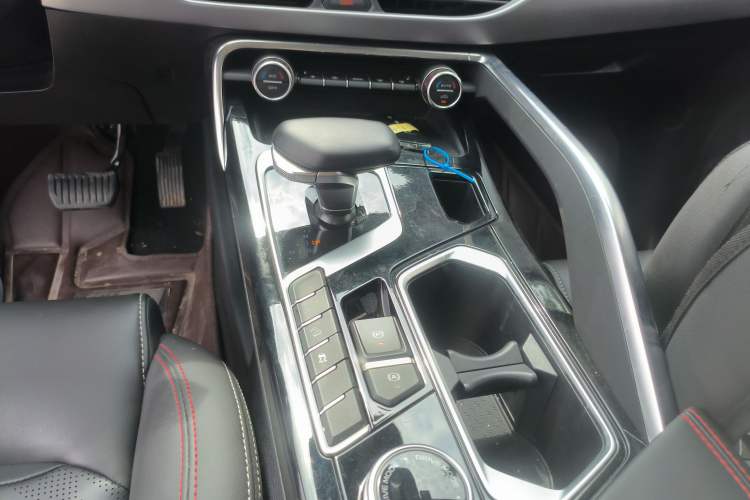 Used Geely Auto Monjaro S 2021 2.0TD DCT Two-Wheel Drive Lightning Edition Gear Lever