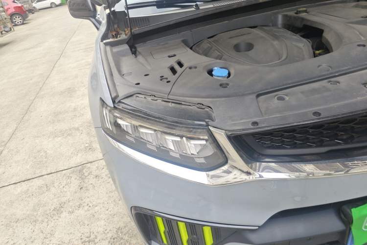 Used Geely Auto Monjaro S 2021 2.0TD Automatic All-Wheel-Drive Phantom Edition Right Front Headlight