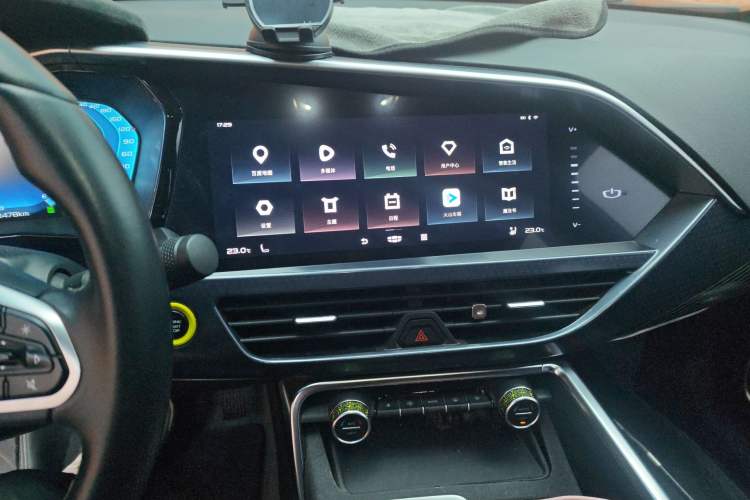 Used Geely Auto Monjaro S 2021 2.0TD Automatic Two-Wheel Drive Lightning Edition Audio And AC Panel