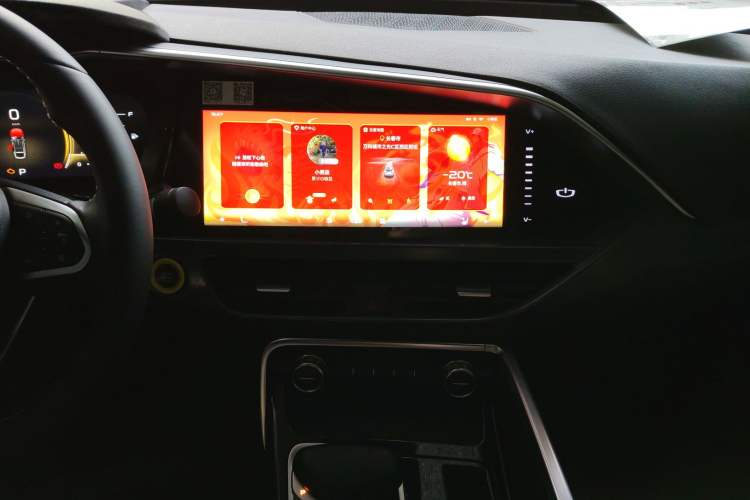 Used Geely Auto Monjaro S 2021 2.0TD DCT Two-Wheel Drive Lightning Edition Audio And AC Panel