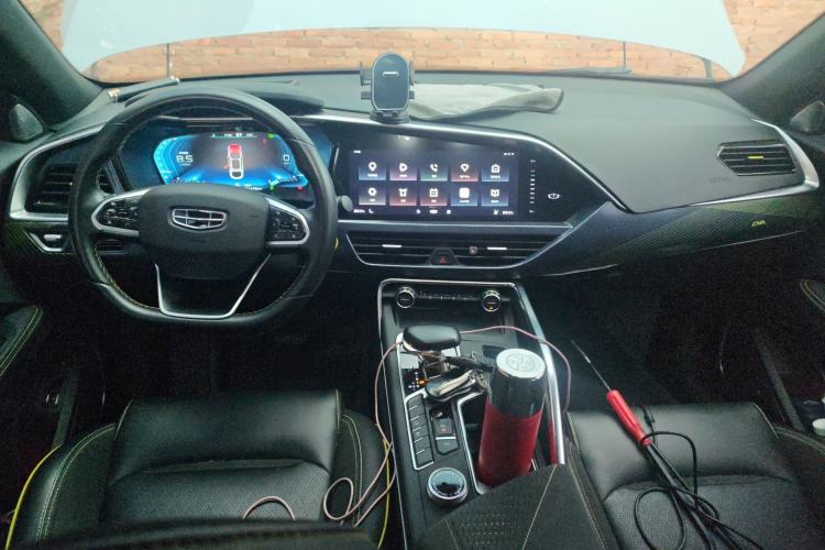 Used Geely Auto Monjaro S 2021 2.0TD Automatic Two-Wheel Drive Lightning Edition Center Console