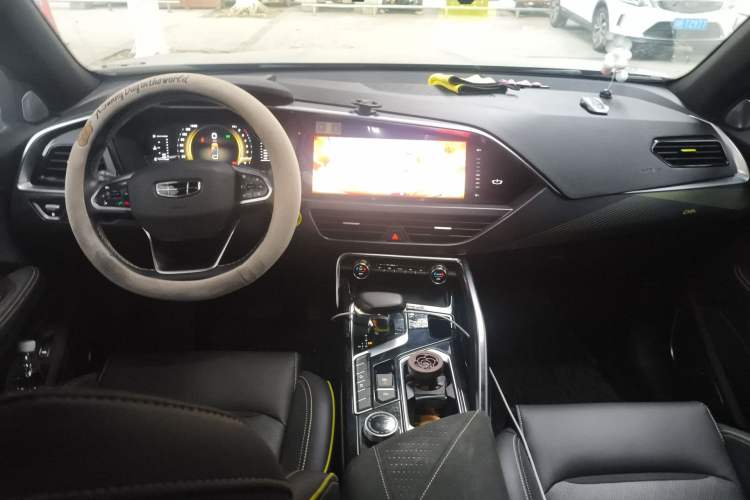 Used Geely Auto Monjaro S 2021 2.0TD DCT Two-Wheel Drive Lightning Edition Center Console