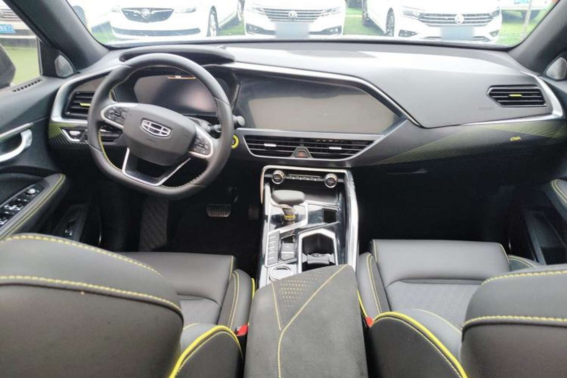 Used Geely Auto Monjaro S 2021 2.0TD Automatic Two-Wheel Drive Lightning Edition Center Console