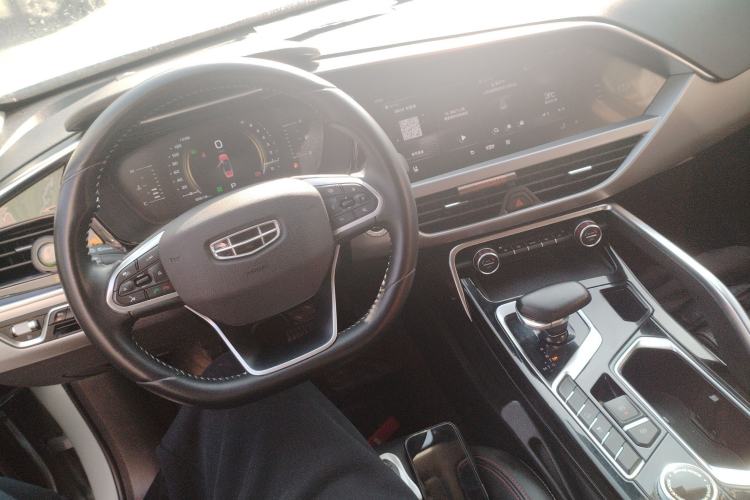 Used Geely Auto Monjaro S 2021 2.0TD DCT Two-Wheel Drive Lightning Edition Center Console