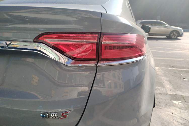 Used Geely Auto Monjaro S 2021 2.0TD DCT Two-Wheel Drive Lightning Edition Exterior 2