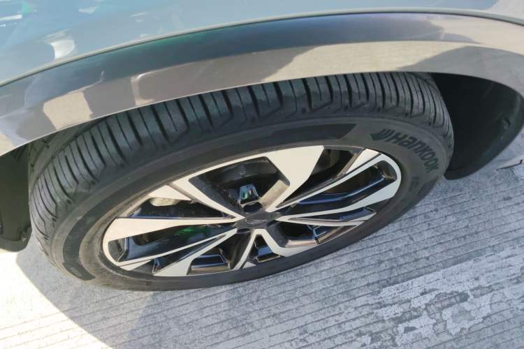 Used Geely Auto Monjaro S 2021 2.0TD Automatic Two-Wheel Drive Lightning Edition Exterior 7