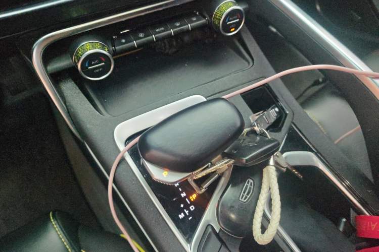 Used Geely Auto Monjaro S 2021 2.0TD Automatic Two-Wheel Drive Lightning Edition Gear Lever