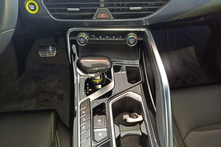 Used Geely Auto Monjaro S 2021 2.0TD Automatic All-Wheel-Drive Phantom Edition Gear Lever