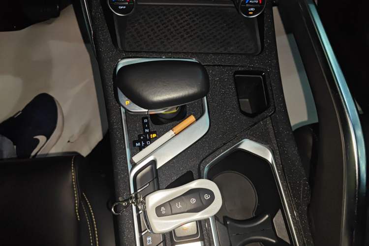 Used Geely Auto Monjaro S 2021 2.0TD Automatic Two-Wheel Drive Lightning Edition Gear Lever