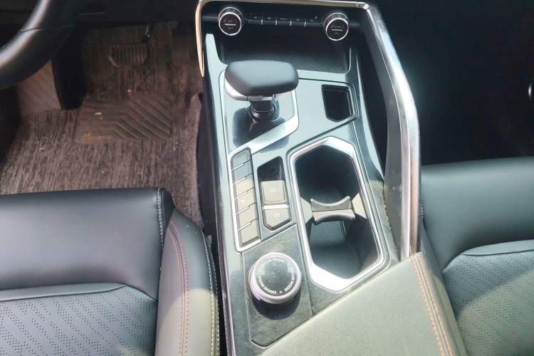 Used Geely Auto Monjaro S 2021 2.0TD DCT Two-Wheel Drive Lightning Edition Gear Lever