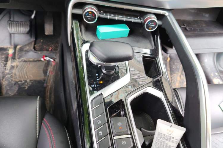 Used Geely Auto Monjaro S 2021 2.0TD DCT Two-Wheel Drive Lightning Edition Gear Lever