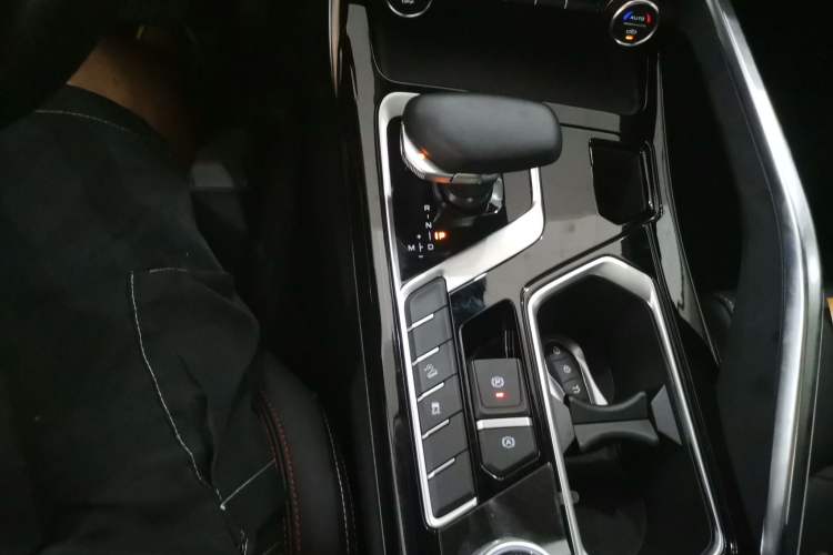 Used Geely Auto Monjaro S 2021 2.0TD DCT Two-Wheel Drive Lightning Edition Gear Lever