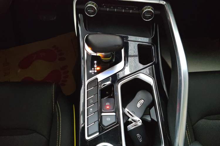 Used Geely Auto Monjaro S 2021 2.0TD DCT Two-Wheel Drive Lightning Edition Gear Lever
