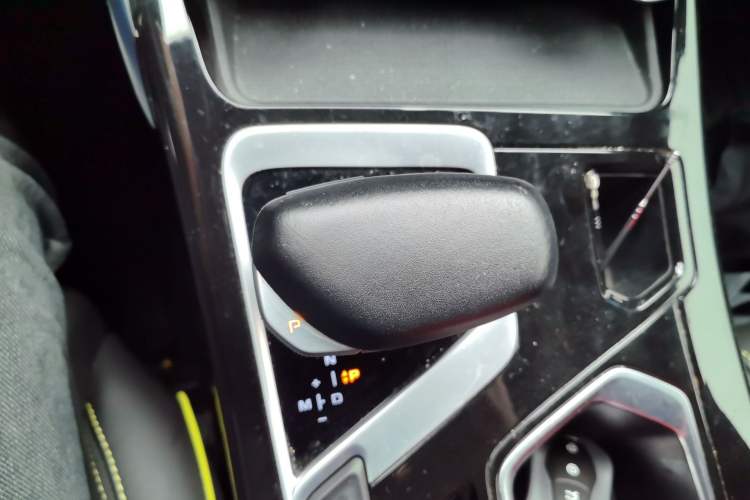 Used Geely Auto Monjaro S 2021 2.0TD DCT Two-Wheel Drive Lightning Edition Gear Lever