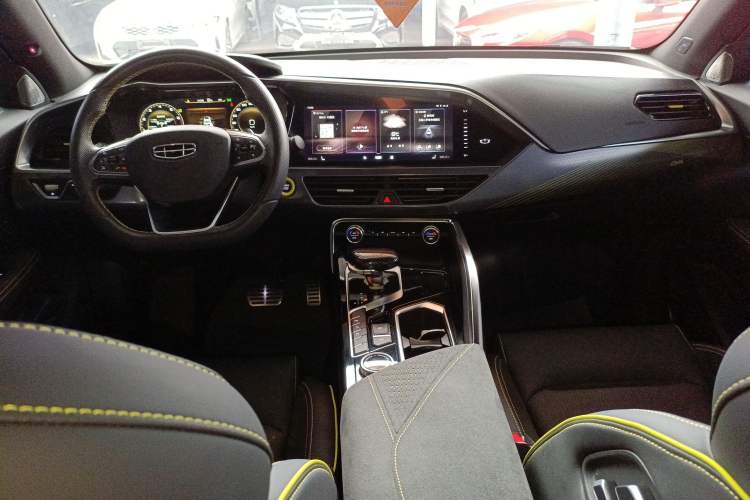 Used Geely Auto Monjaro S 2021 2.0TD Automatic All-Wheel-Drive Phantom Edition Interior 2