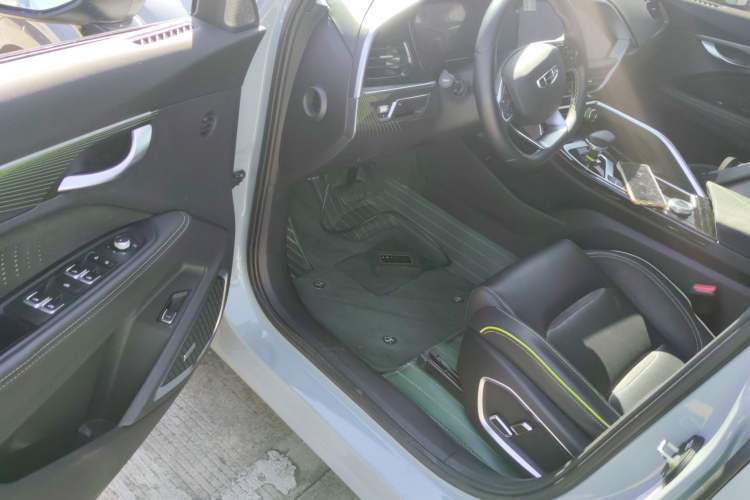 Used Geely Auto Monjaro S 2021 2.0TD Automatic Two-Wheel Drive Lightning Edition Interior 3