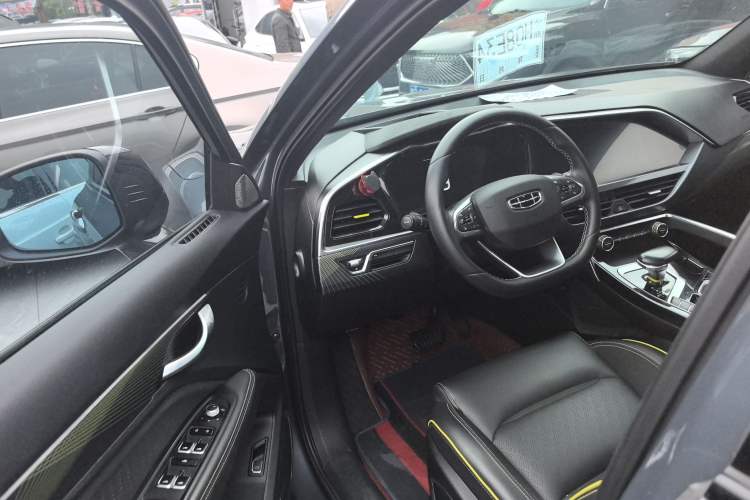 Used Geely Auto Monjaro S 2021 2.0TD Automatic Two-Wheel Drive Lightning Edition Interior 4