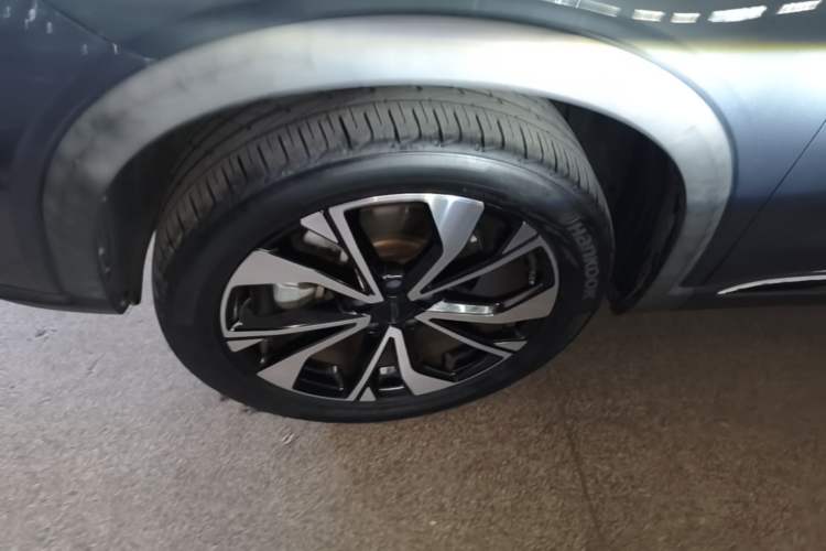 Used Geely Auto Monjaro S 2021 2.0TD DCT Two-Wheel Drive Lightning Edition Left Front Wheel Hub