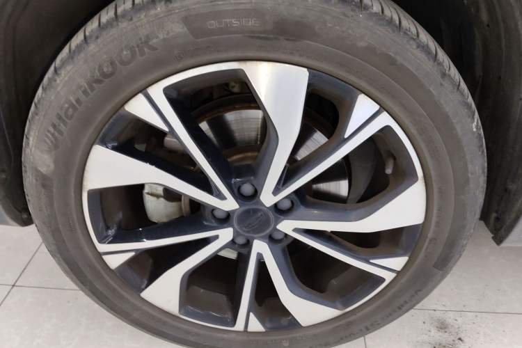 Used Geely Auto Monjaro S 2021 2.0TD DCT Two-Wheel Drive Lightning Edition Left Front Wheel Hub