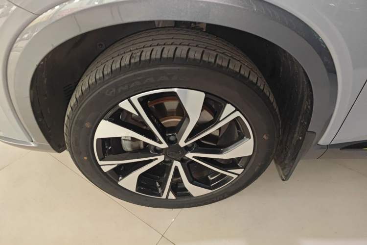 Used Geely Auto Monjaro S 2021 2.0TD Automatic Two-Wheel Drive Lightning Edition Left Front Wheel Hub