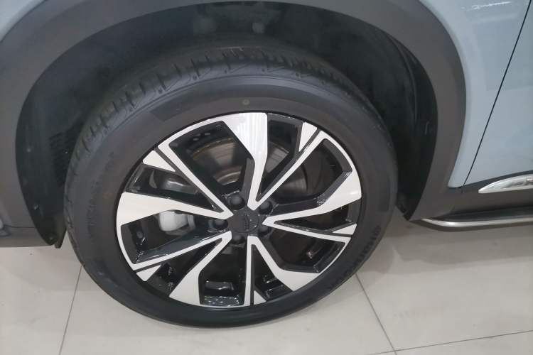Used Geely Auto Monjaro S 2021 2.0TD DCT Two-Wheel Drive Lightning Edition Left Front Wheel Hub