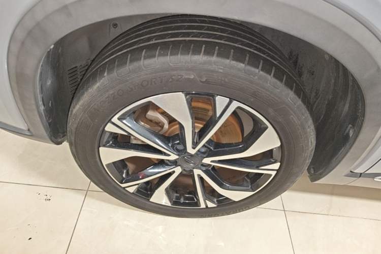 Used Geely Auto Monjaro S 2021 2.0TD DCT Two-Wheel Drive Lightning Edition Left Front Wheel Hub