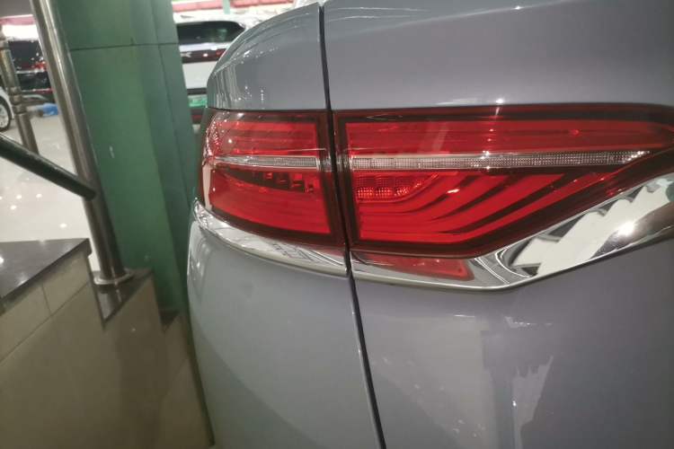 Used Geely Auto Monjaro S 2021 2.0TD DCT Two-Wheel Drive Lightning Edition Left Rear Taillight