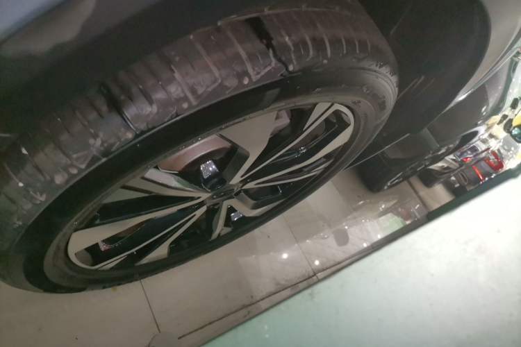 Used Geely Auto Monjaro S 2021 2.0TD DCT Two-Wheel Drive Lightning Edition Left Rear Wheel Hub