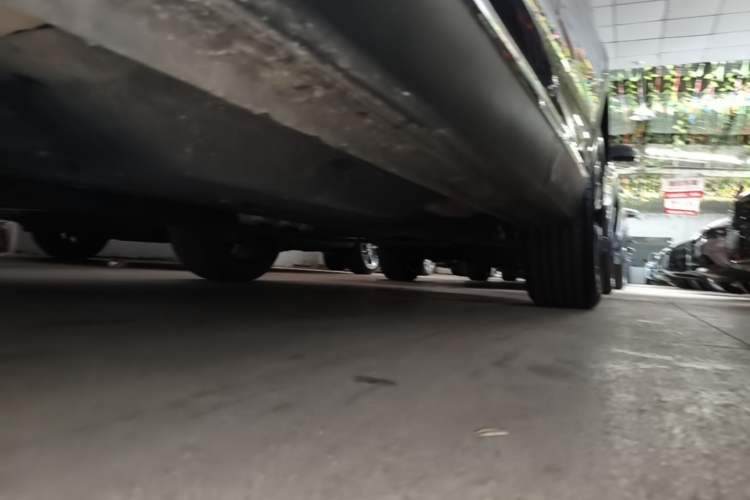 Used Geely Auto Monjaro S 2021 2.0TD DCT Two-Wheel Drive Lightning Edition Left Side Sill