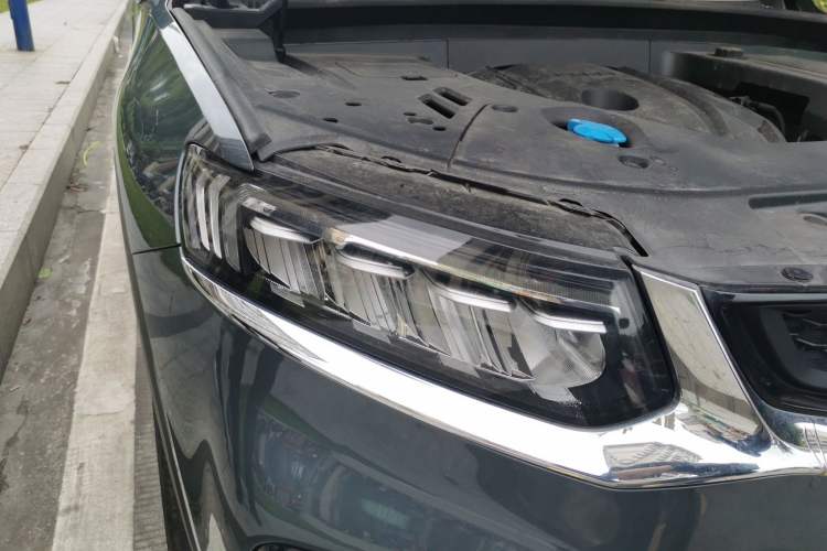 Used Geely Auto Monjaro S 2021 2.0TD DCT Two-Wheel Drive Lightning Edition Right Front Headlight