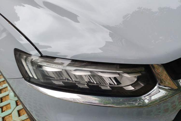 Used Geely Auto Monjaro S 2021 2.0TD DCT Two-Wheel Drive Lightning Edition Right Front Headlight
