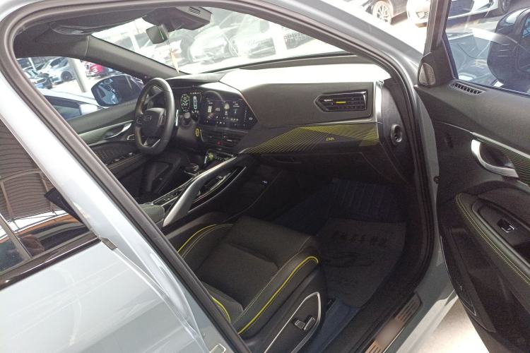 Used Geely Auto Monjaro S 2021 2.0TD Automatic All-Wheel-Drive Phantom Edition Right Front Seat